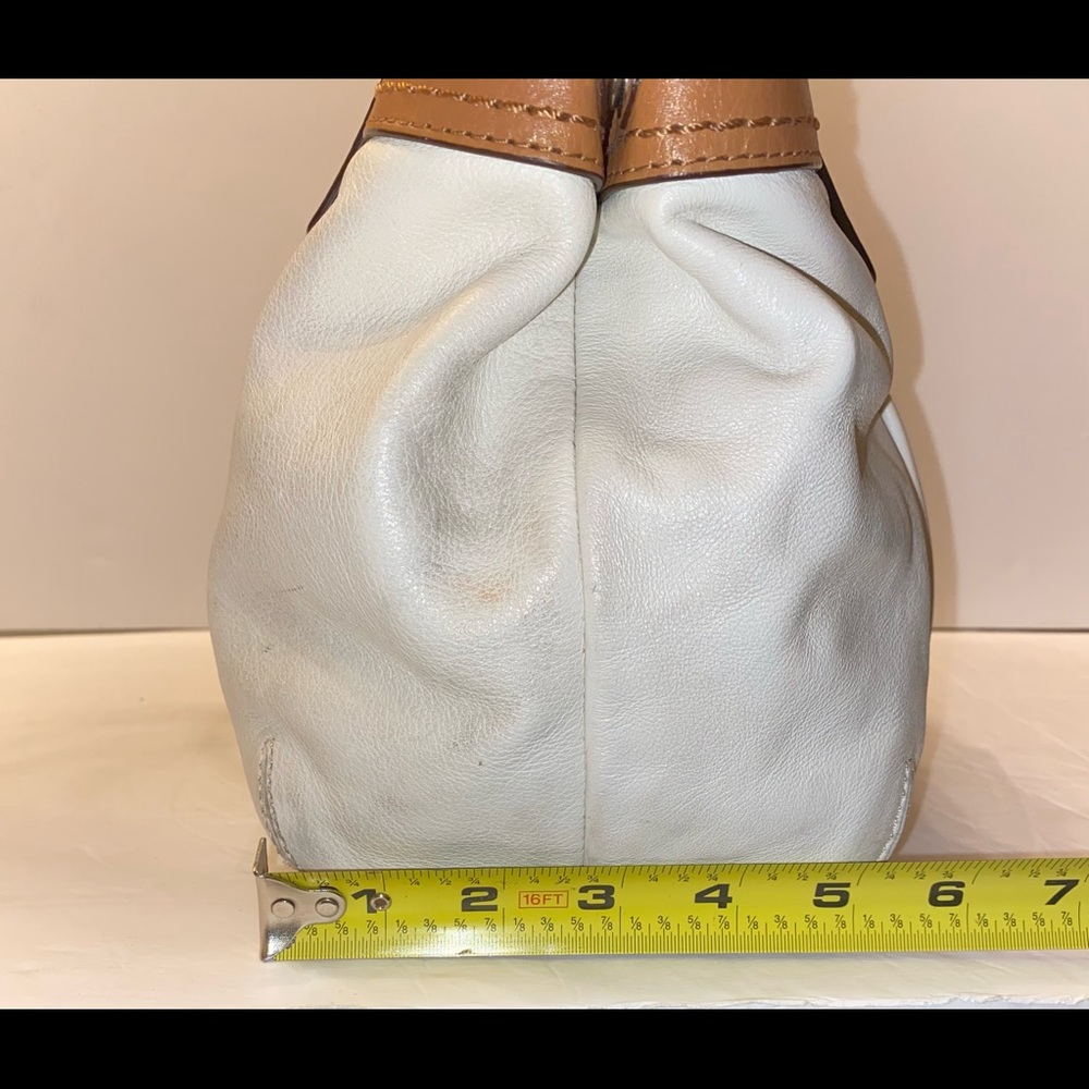 Coach Cream Shoulder Bag - Picture 7 of 8